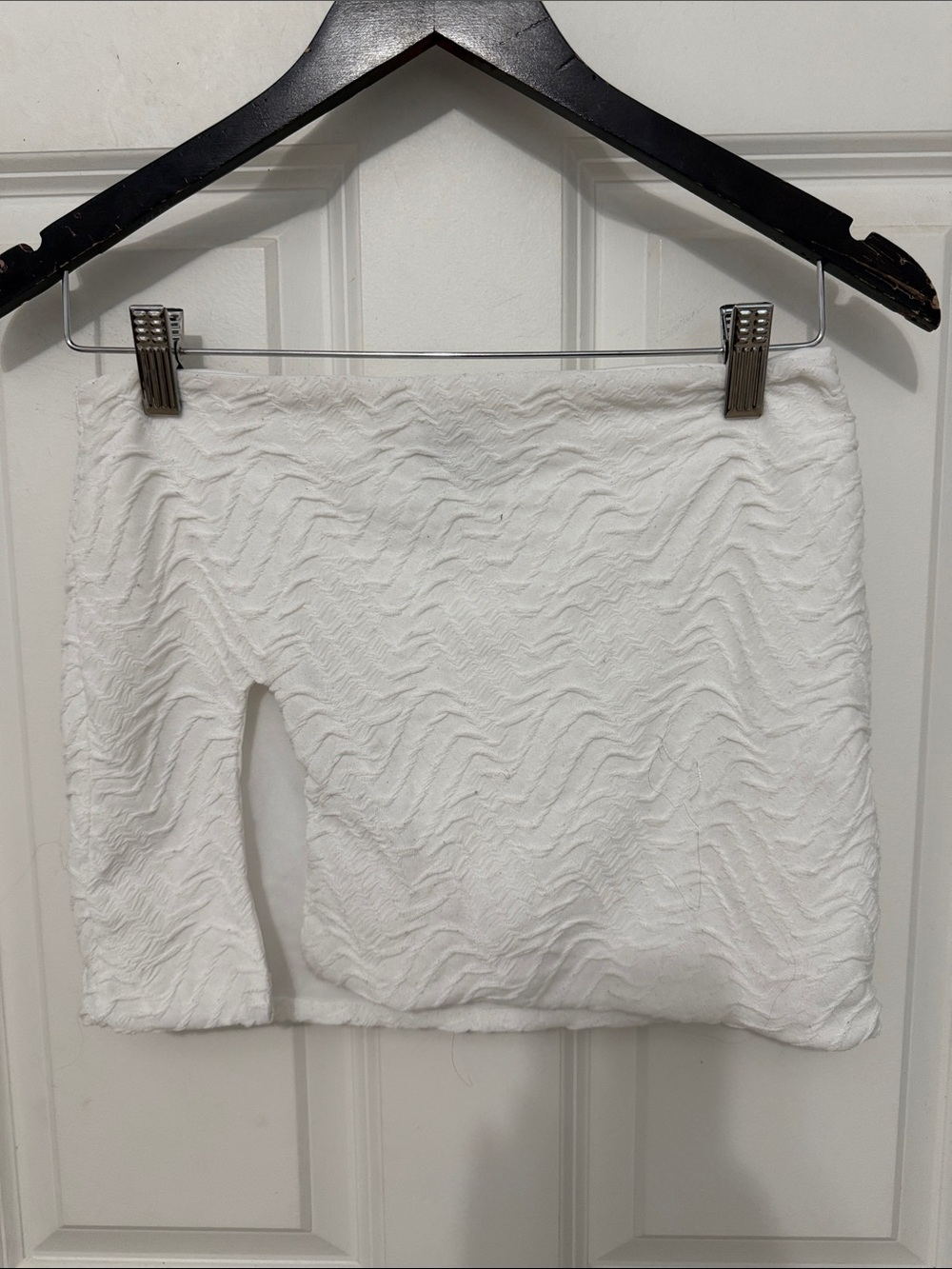 Princess Polly White Textured Mini Skirt with Side Slit size 4